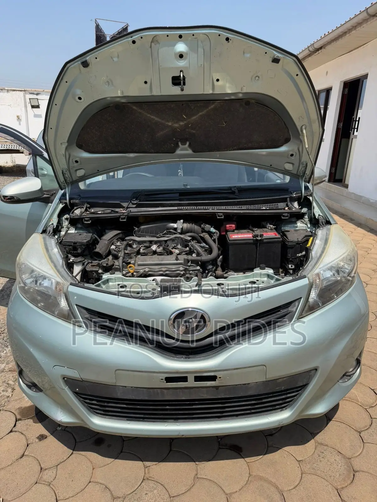 Toyota Vitz 2014
