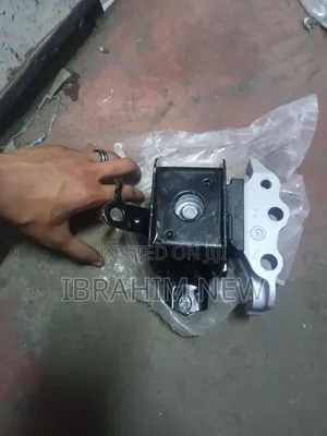 Daihatsu Mira Engine Mounting