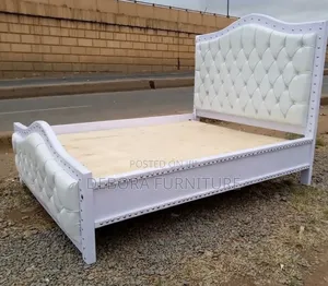  Elegant White Mocket Bed – Modern Stylish