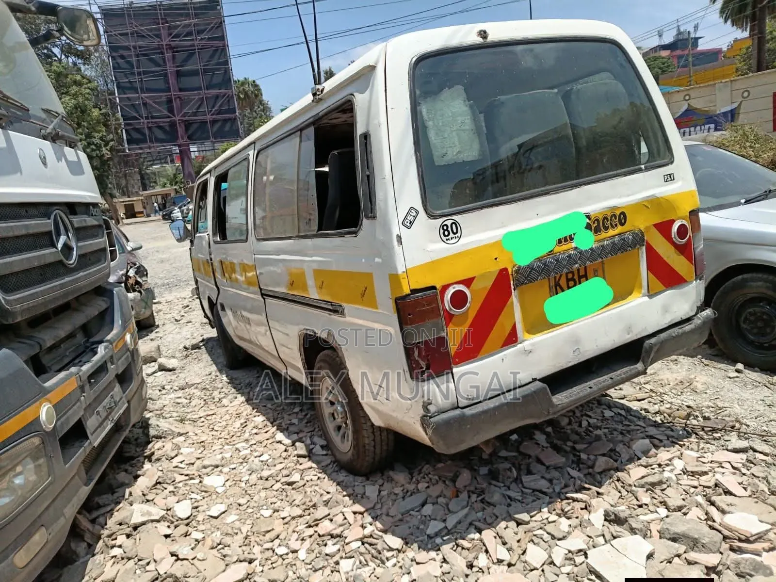 Nissan Caravan (Urvan) 2000 White