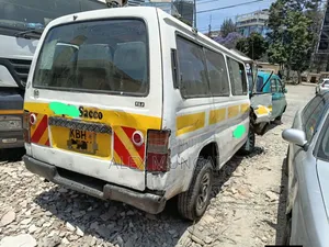 Nissan Caravan (Urvan) 2000 White
