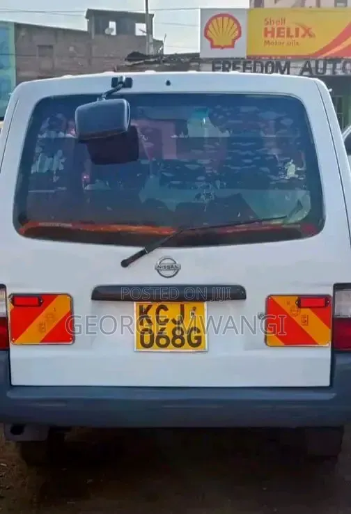 Nissan Vanette 2010 White