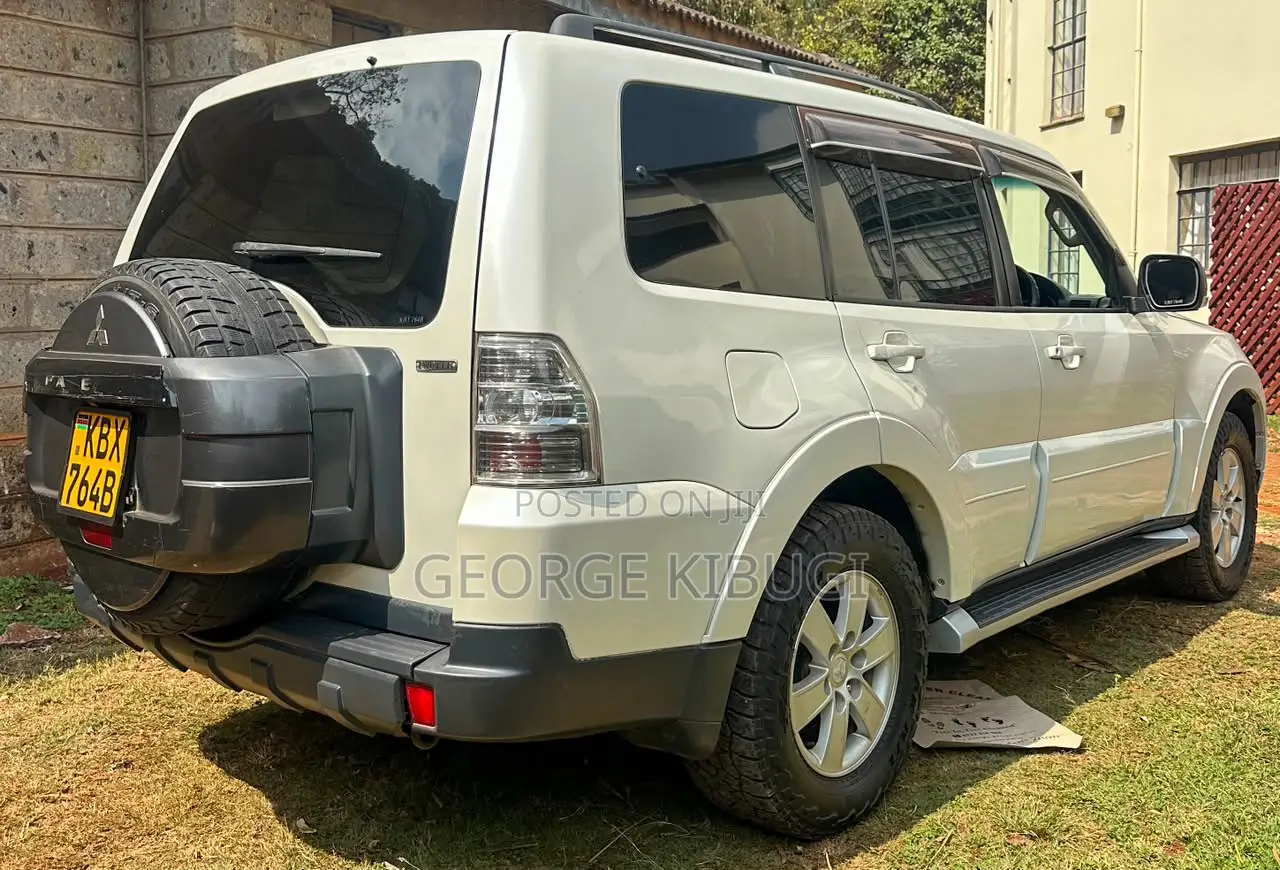 Mitsubishi Pajero 2007 White