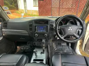 Mitsubishi Pajero 2007 White