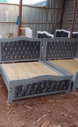 Elegant Gray Velvet Button-Tufted Bed Frame