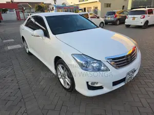 Toyota Crown 2011 White