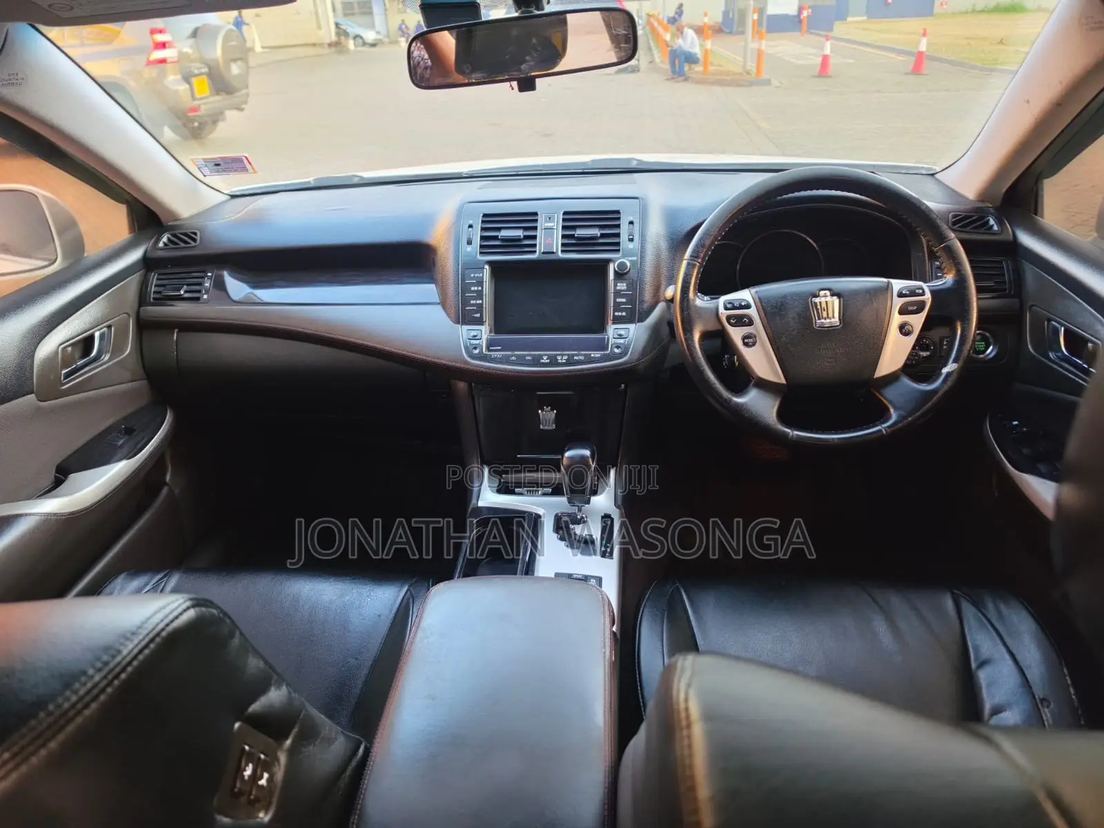 Toyota Crown 2011 White
