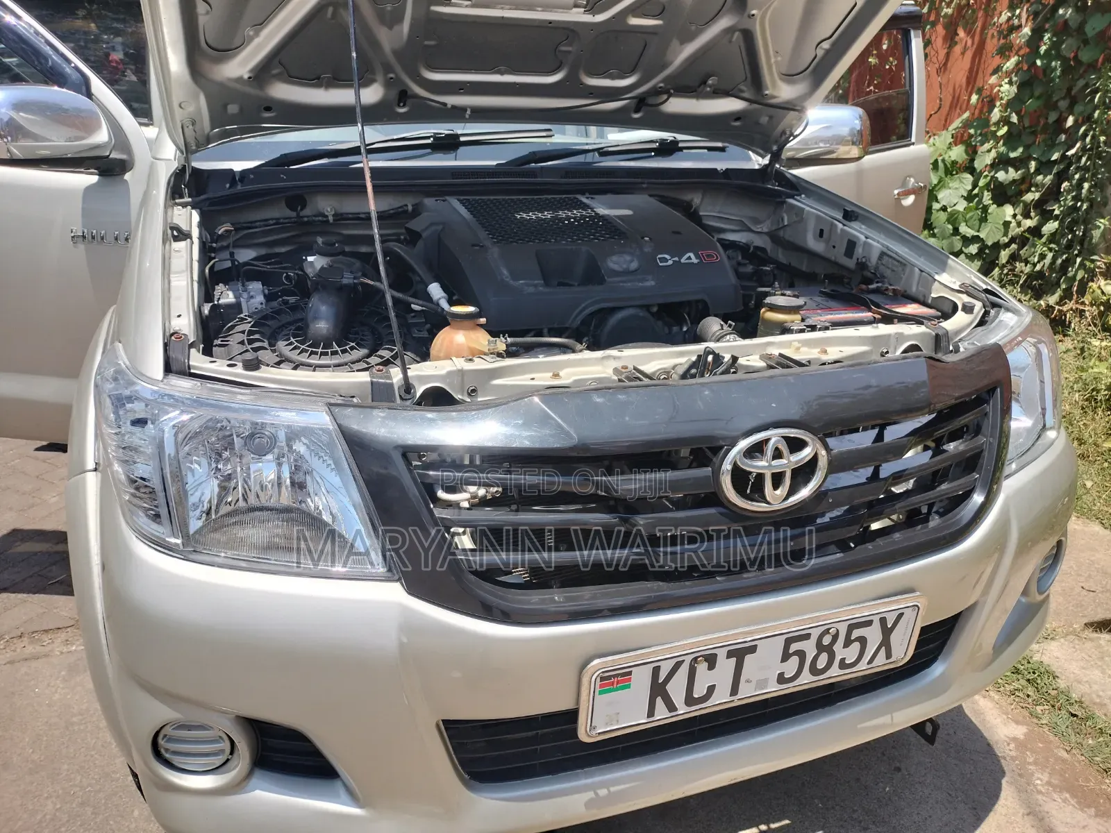 Toyota Hilux 3.0 D-4D 4x4 2012 Silver