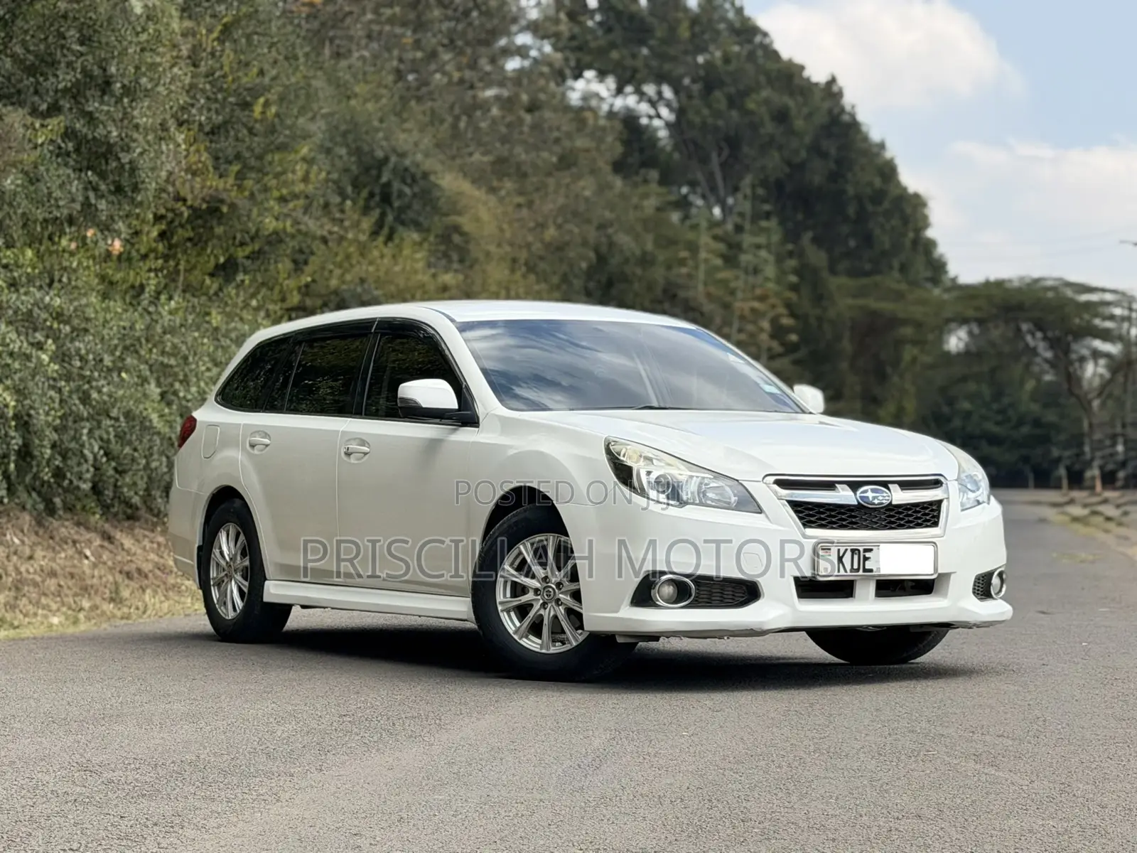 Subaru Legacy 2014 White