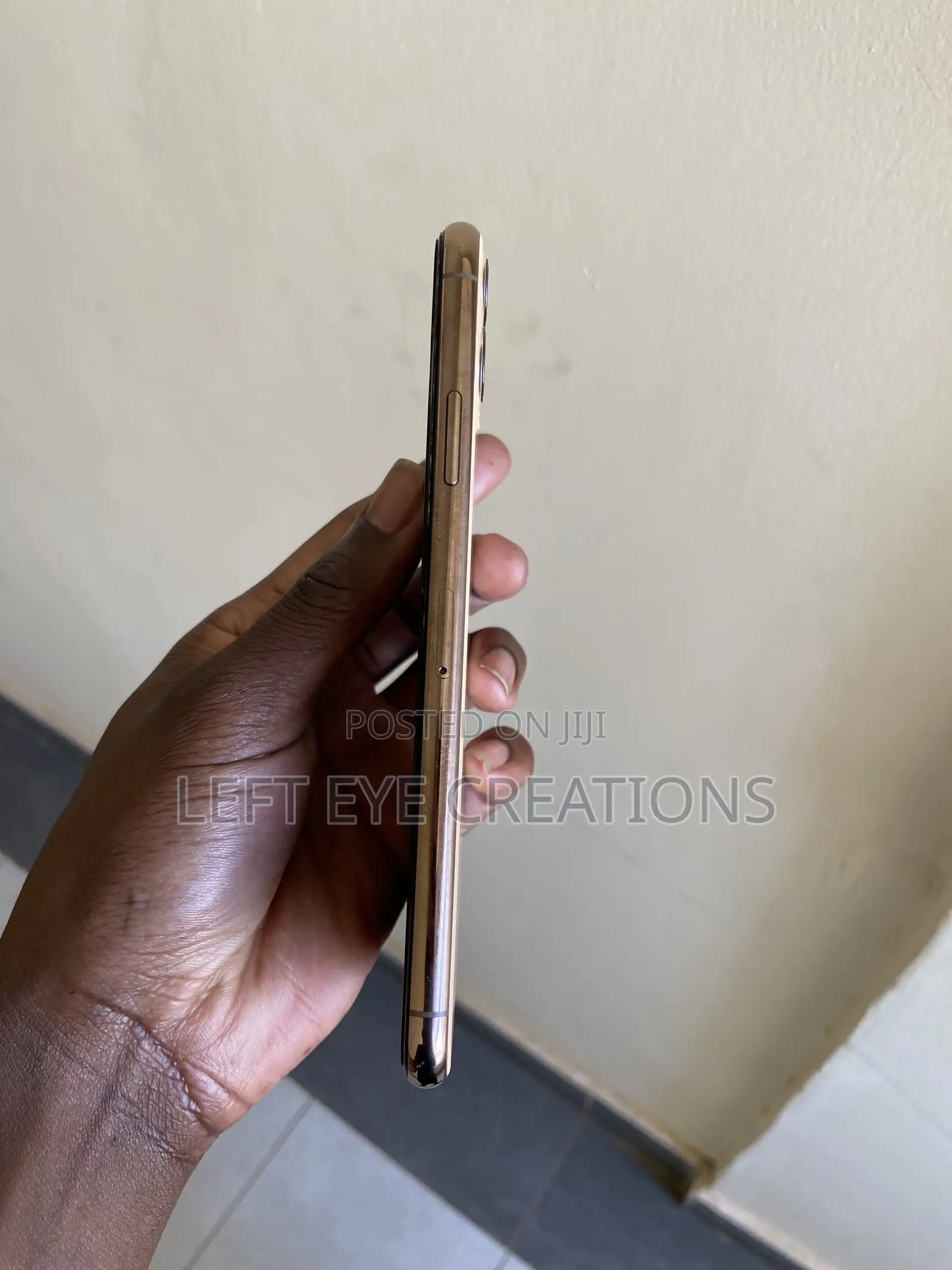 Apple iPhone 11 Pro Max 64 GB Gold