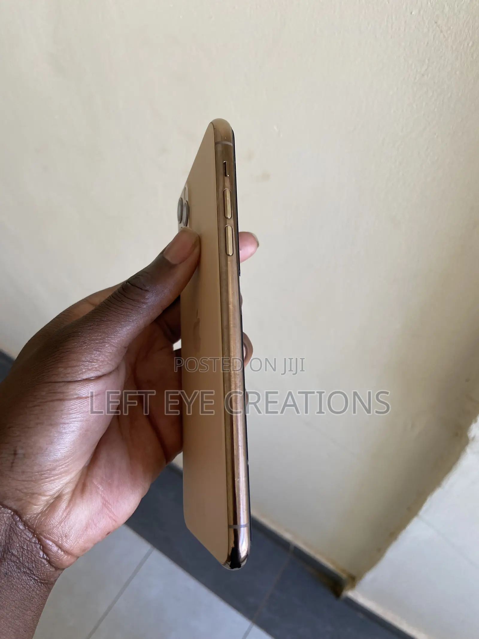 Apple iPhone 11 Pro Max 64 GB Gold