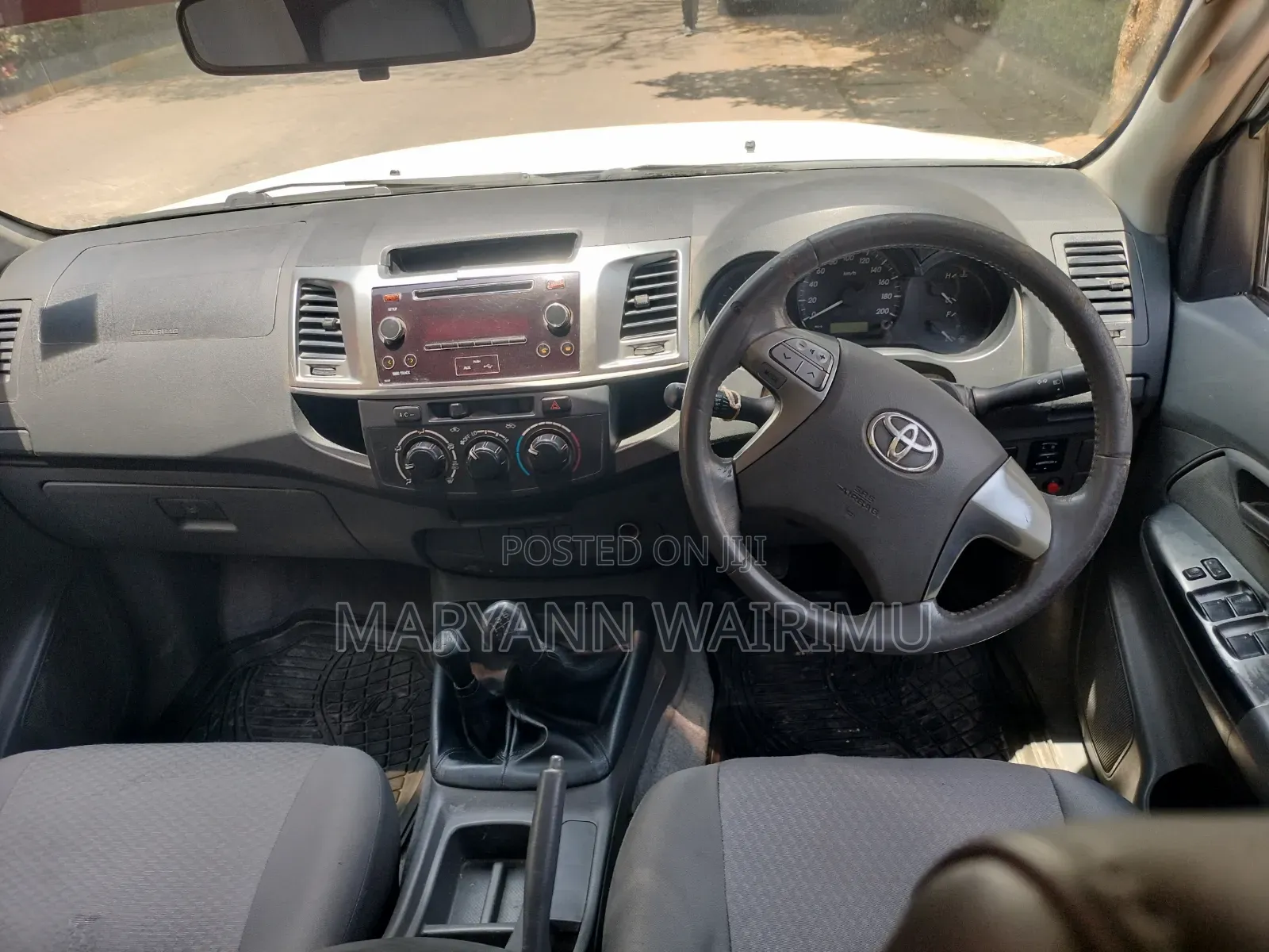 Toyota Hilux 2014 White