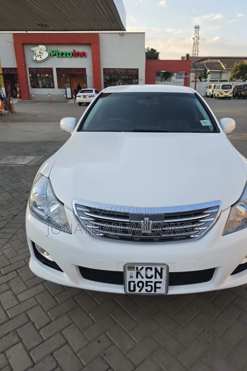 Toyota Crown 2011 White