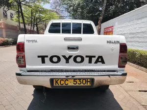 Toyota Hilux 2014 White