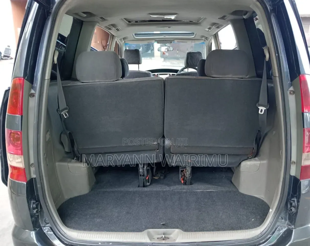 Toyota Noah 2.0 FWD (8 Seater) 2003 Gray