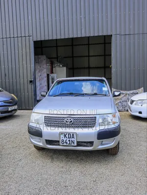 Toyota Succeed 2013 Silver
