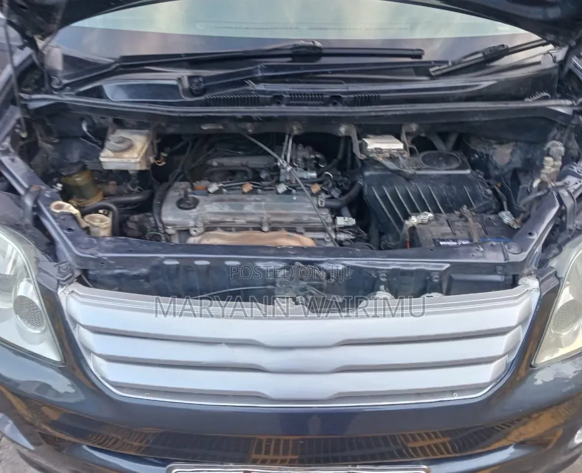 Toyota Noah 2.0 FWD (8 Seater) 2003 Gray