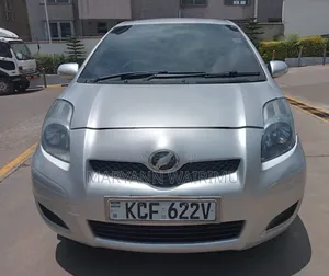 Toyota Vitz 1.0 FWD 5dr 2008 Silver
