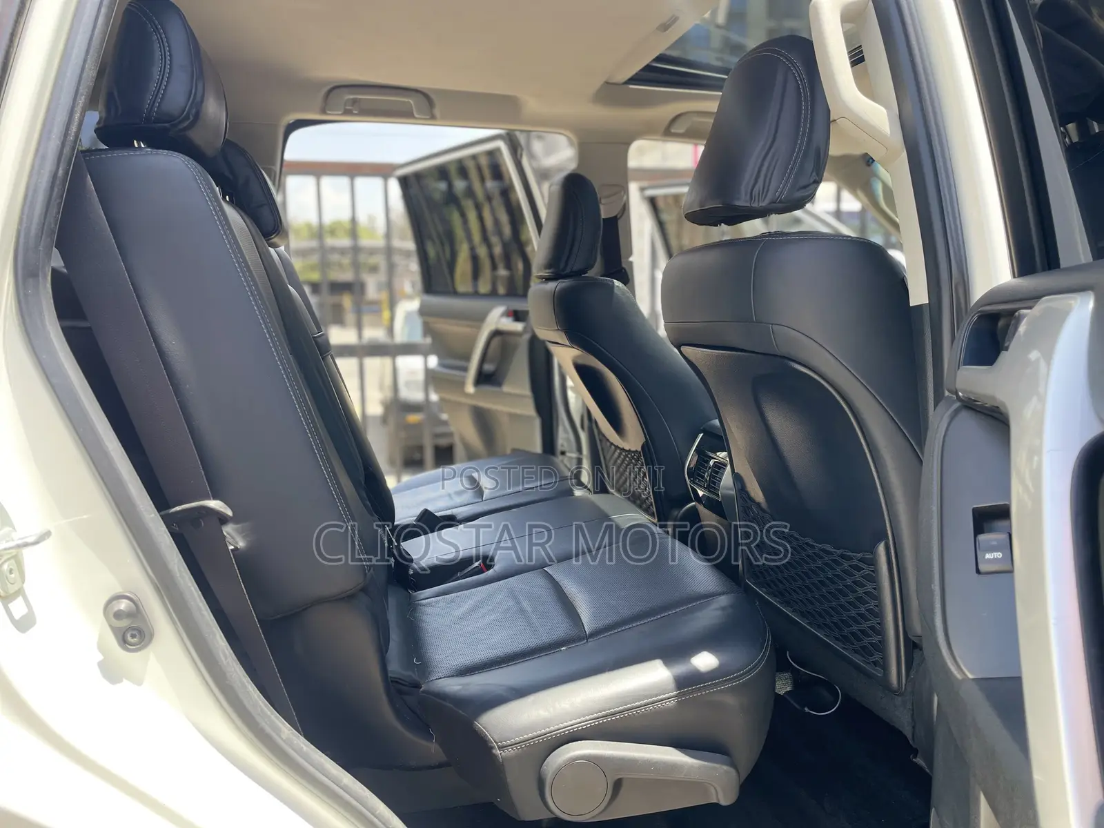 Toyota Land Cruiser Prado 2.8 2019 White