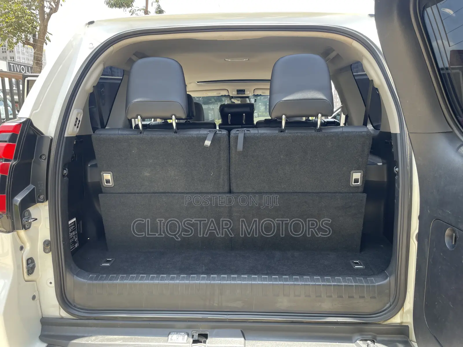 Toyota Land Cruiser Prado 2.8 2019 White