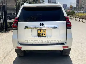 Toyota Land Cruiser Prado 2.8 2019 White