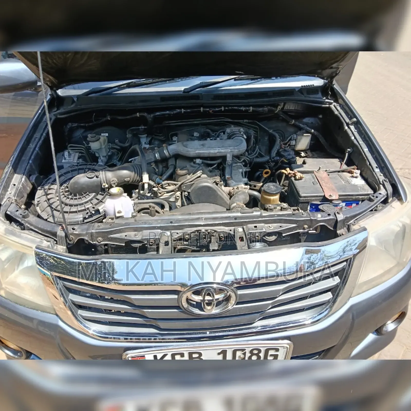 Toyota Hilux 2014 Gray