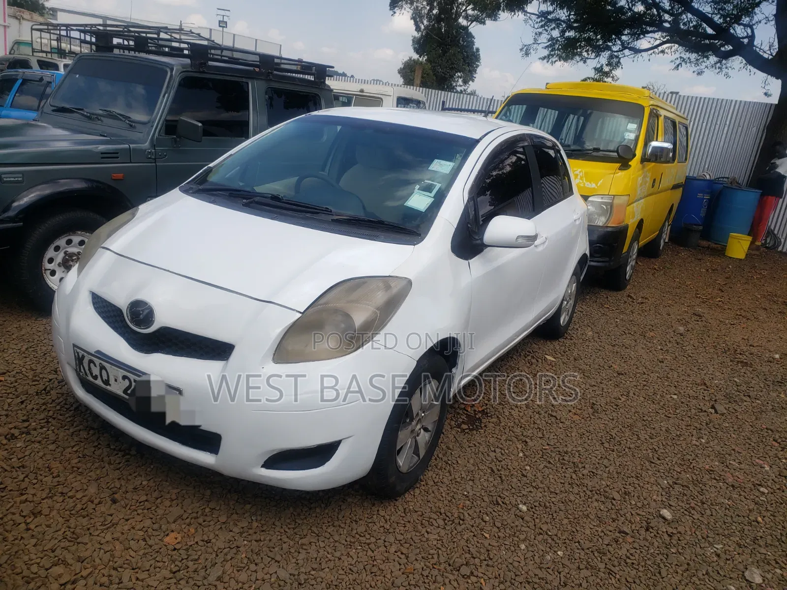 Toyota Vitz 2013 White