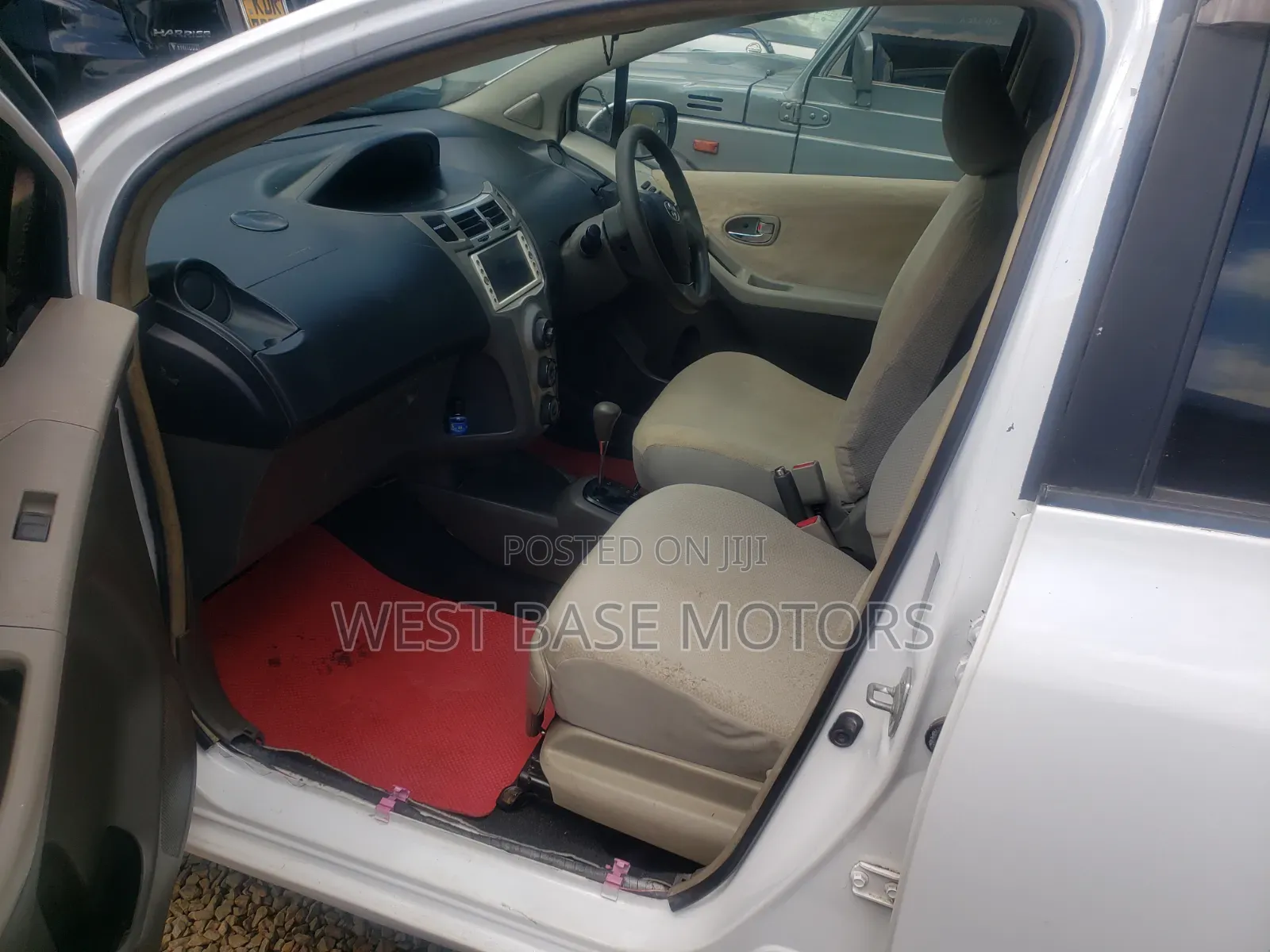 Toyota Vitz 2013 White