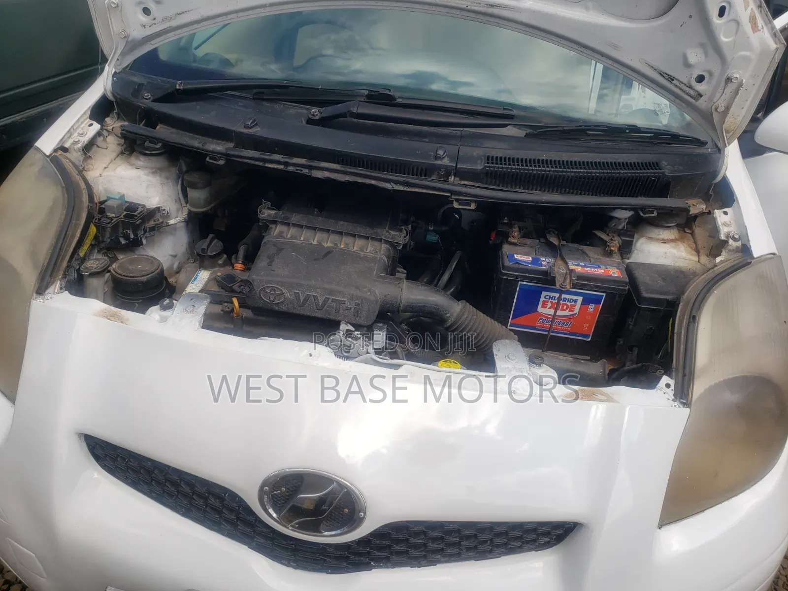 Toyota Vitz 2013 White