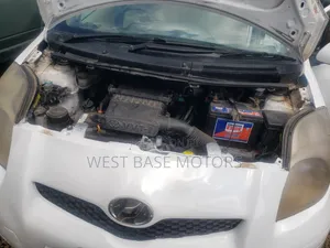 Toyota Vitz 2013 White
