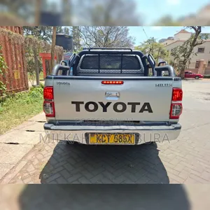 Toyota Hilux 2012 Gray