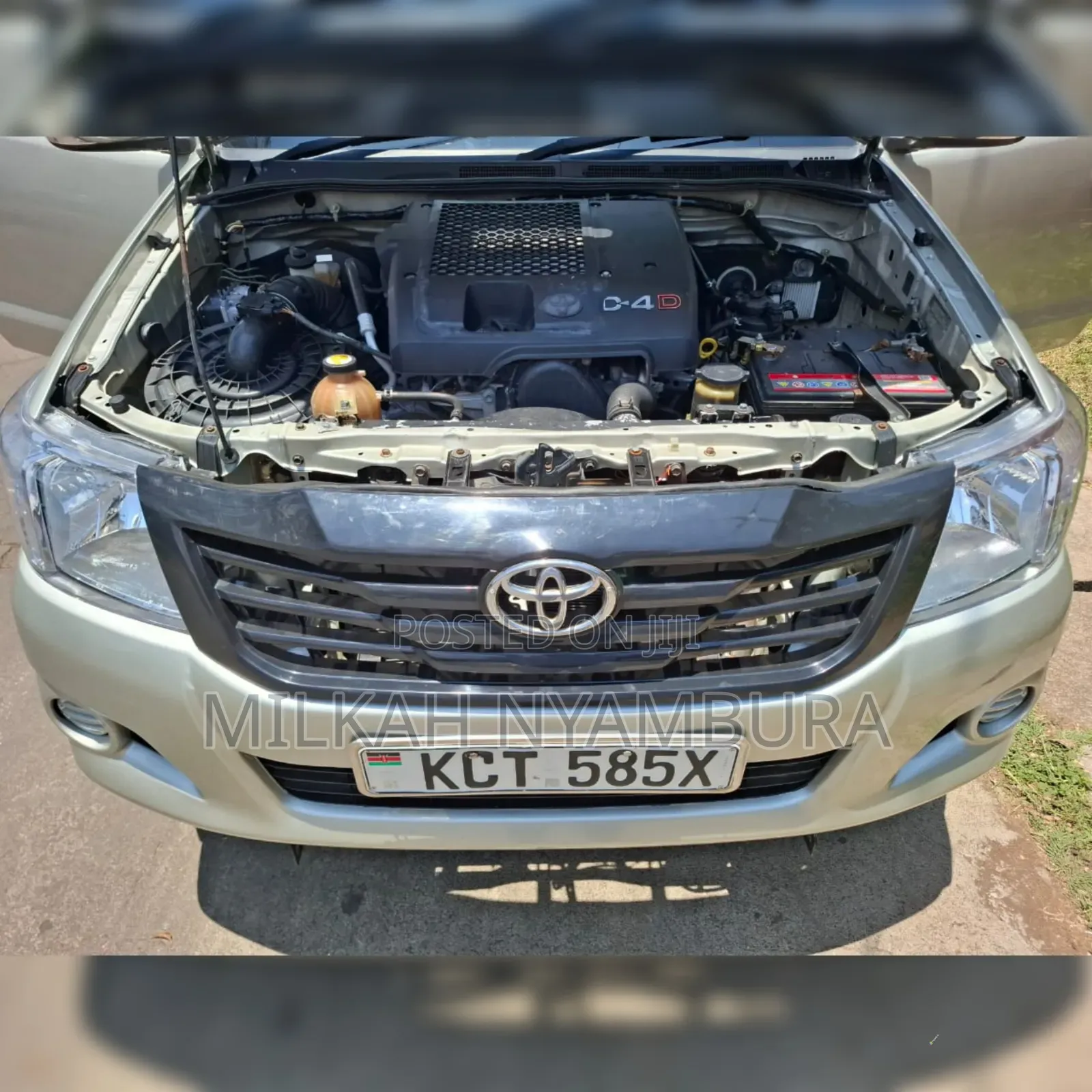 Toyota Hilux 2012 Gray