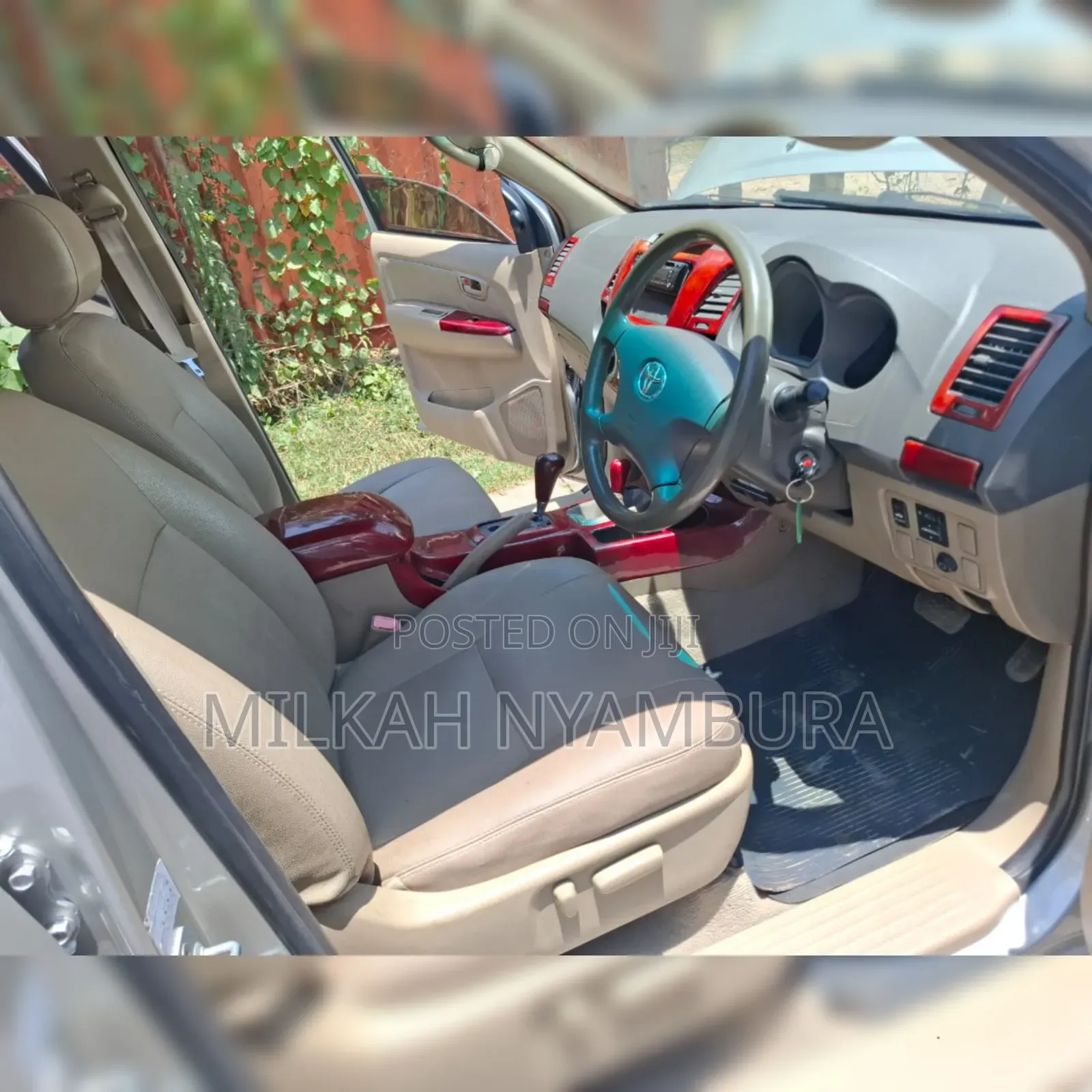 Toyota Hilux 2012 Gray