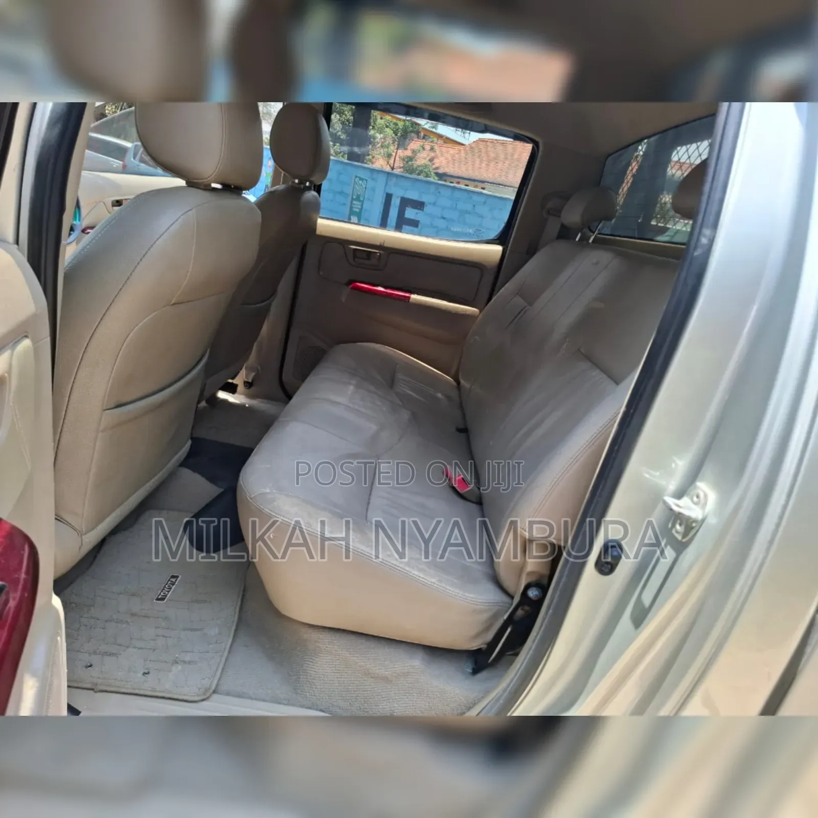 Toyota Hilux 2012 Gray