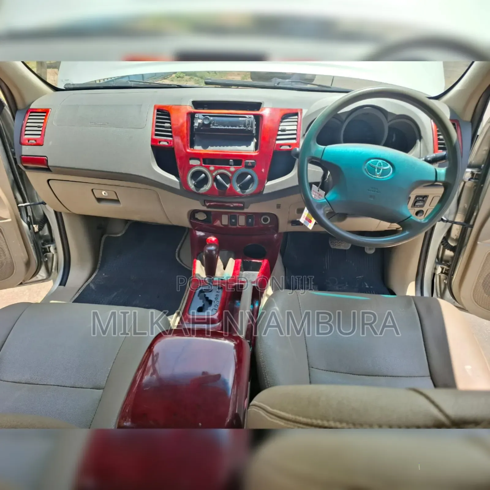 Toyota Hilux 2012 Gray