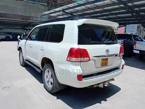 Toyota Land Cruiser 2008 White