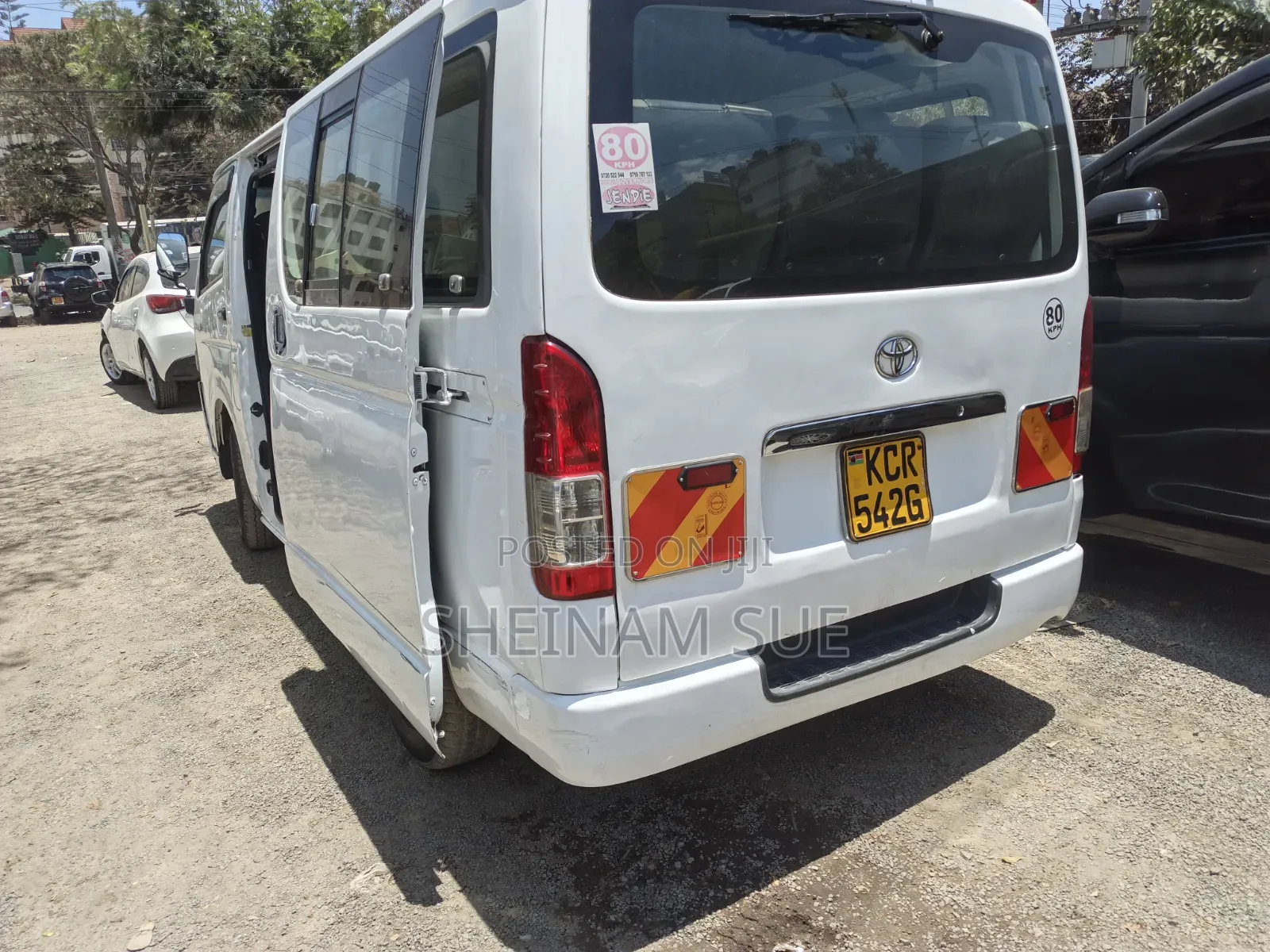 Toyota HiAce 2011 White