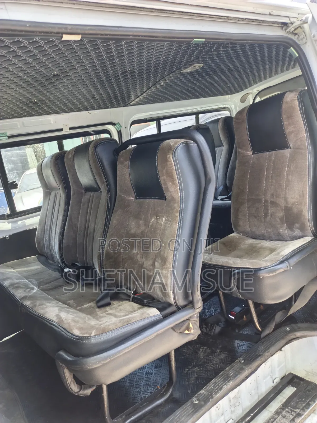 Toyota HiAce 2011 White