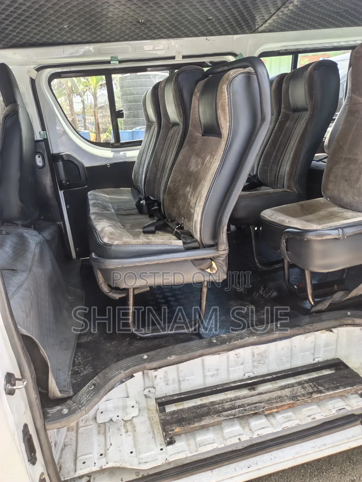 Toyota HiAce 2011 White