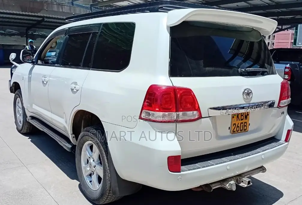 Toyota Land Cruiser 2008 White