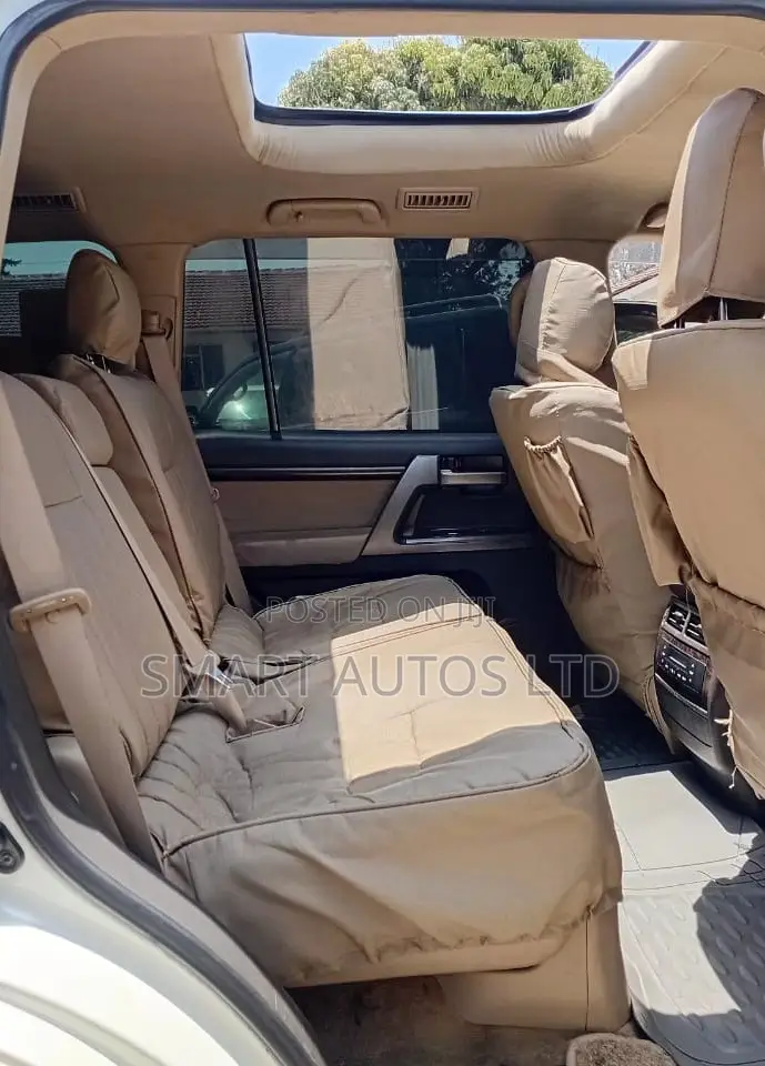 Toyota Land Cruiser 2008 White