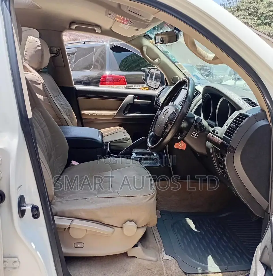 Toyota Land Cruiser 2008 White