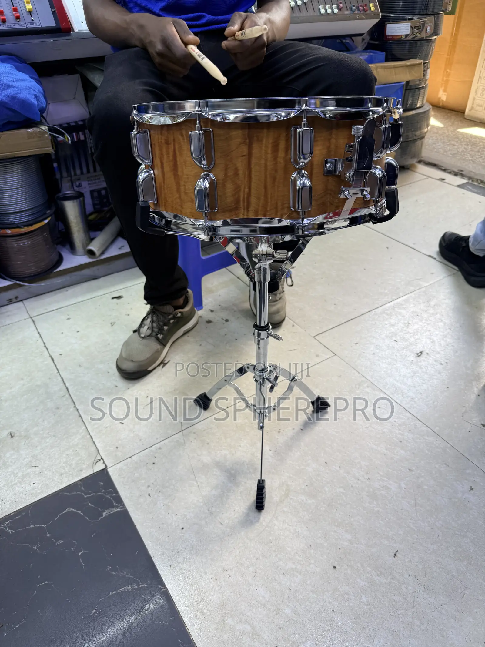 Premier Wood 10 Lug Snare Drum Plus Snare Stand