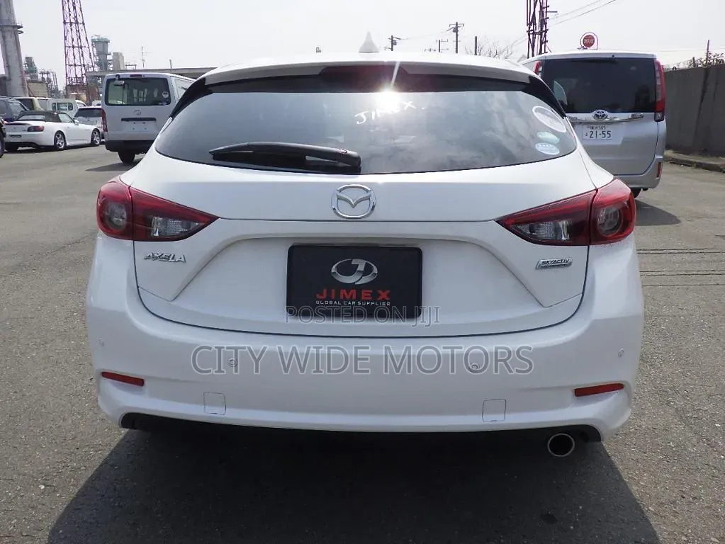 Mazda Axela 2019 White