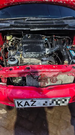Toyota Vitz 1999 Red