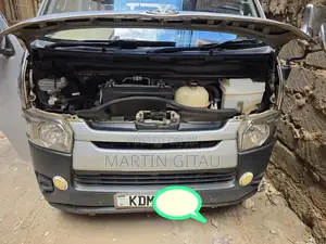 Toyota HiAce 2016 Silver