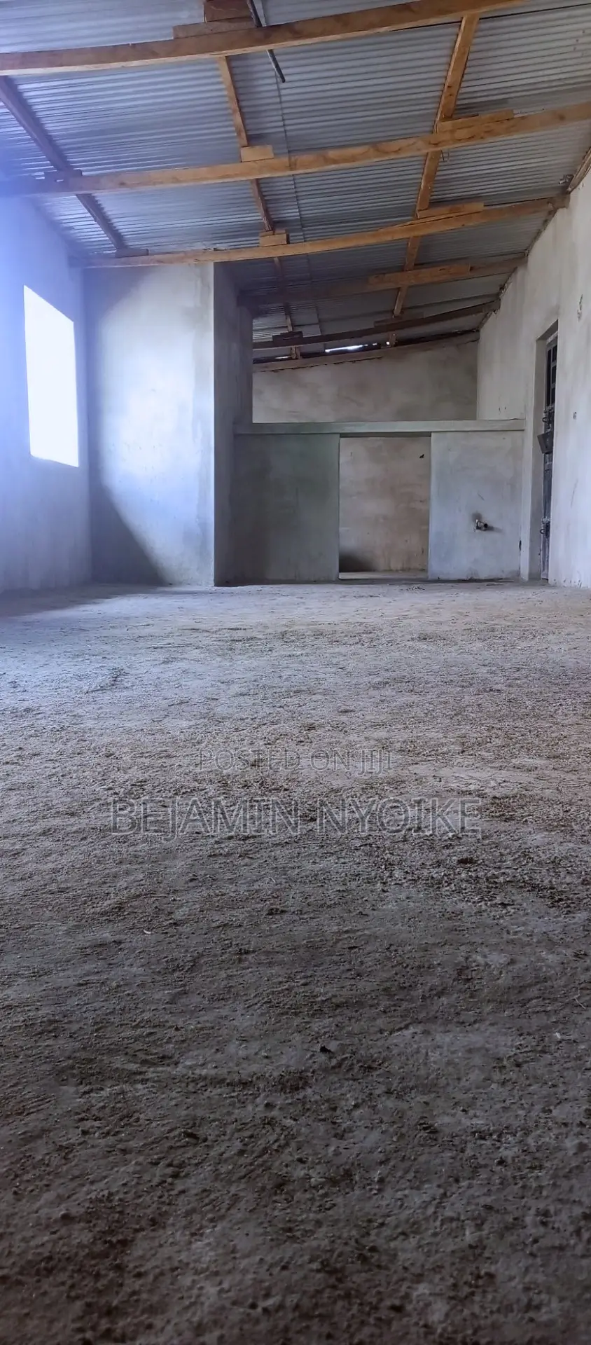 2 Halls 15x4m 7x4m + Store + 70sqm Space - Weiteithie