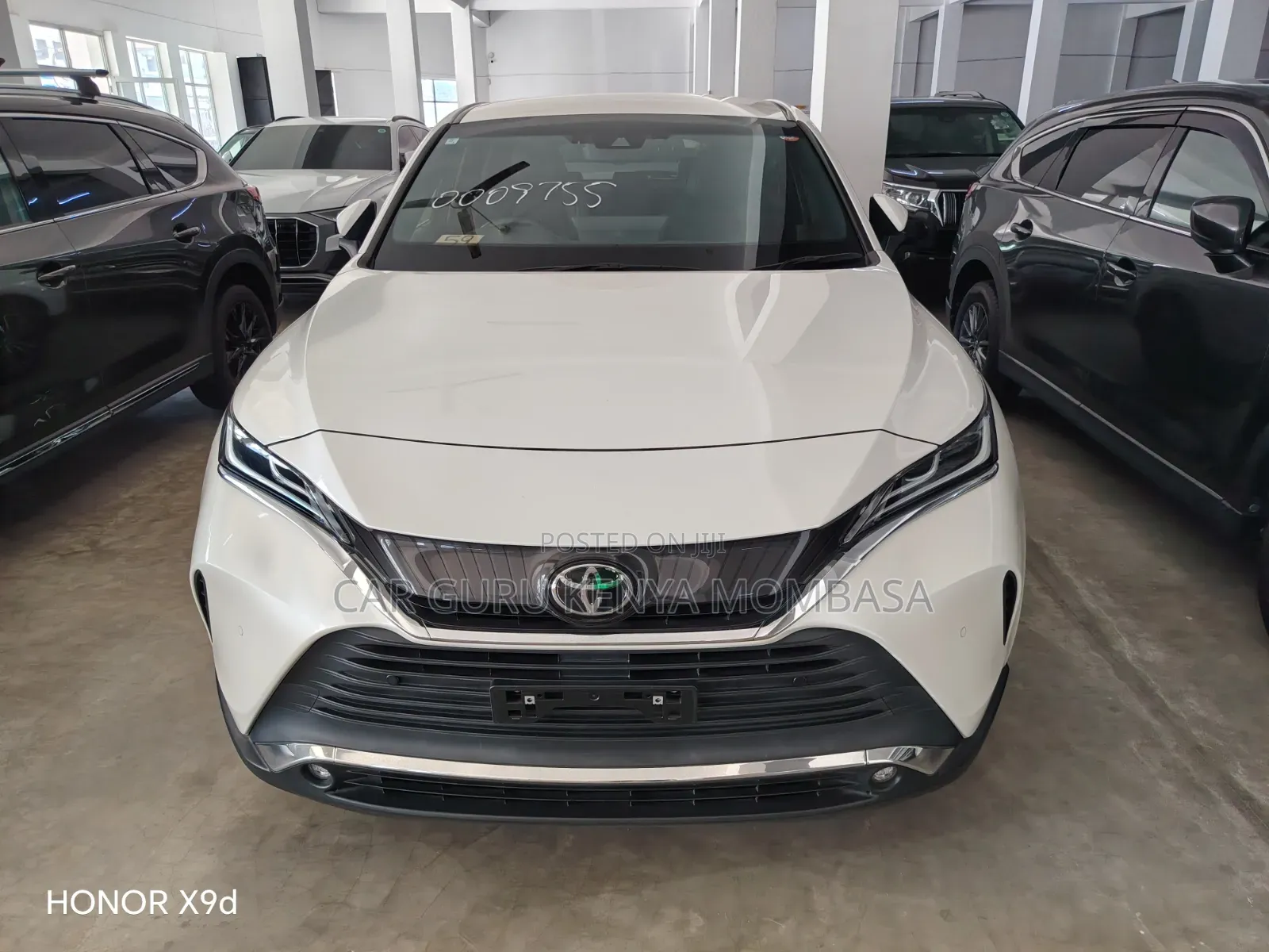 Toyota Harrier 2.0 2020 White