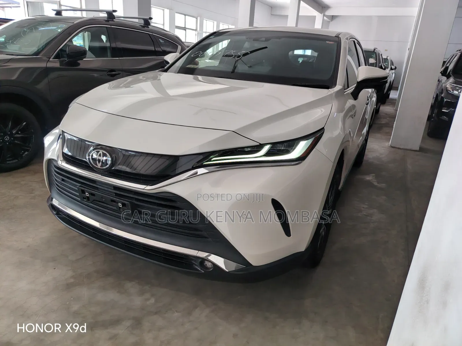 Toyota Harrier 2.0 2020 White
