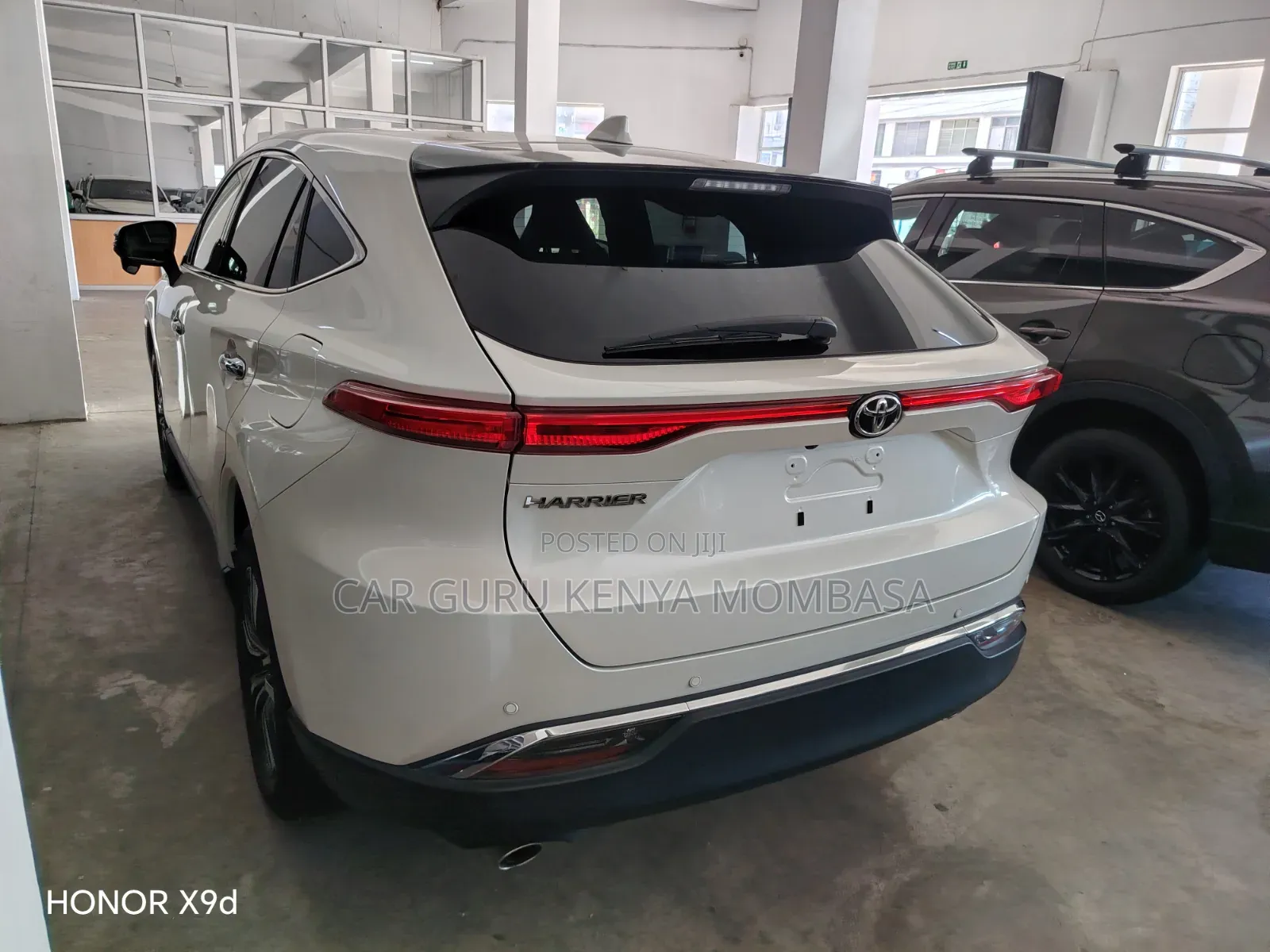 Toyota Harrier 2.0 2020 White